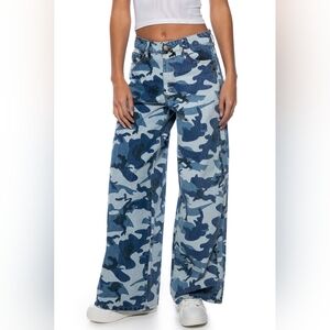 NWT Akira Size Small- Ultra Wide Leg Camo Jeans